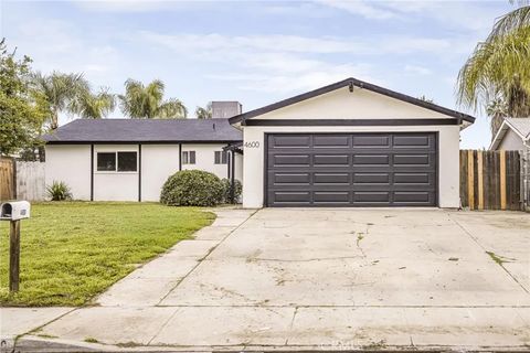 Photo of 4600 Lantados St, Bakersfield, CA 93307 (MLS # SR26095351)