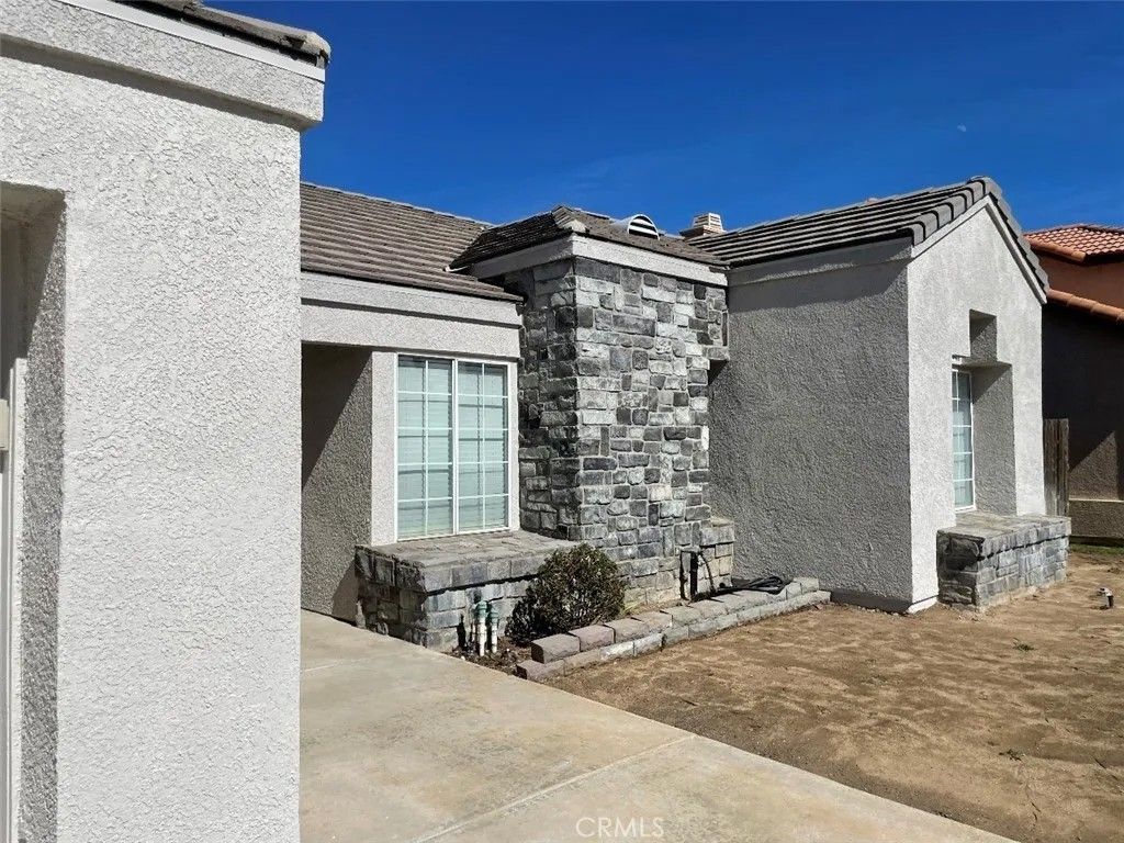 Photo of 1847 Heritage Lane, Palmdale, CA 93551 (MLS # SR26024066)