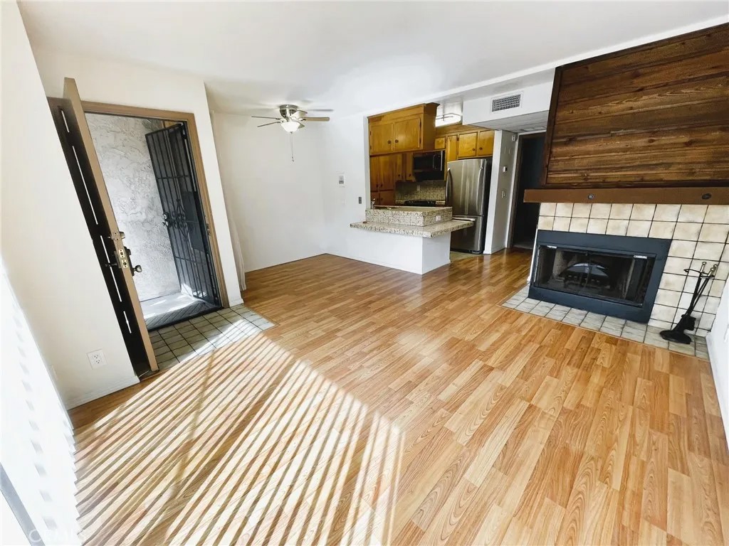 4432 Kansas Street C