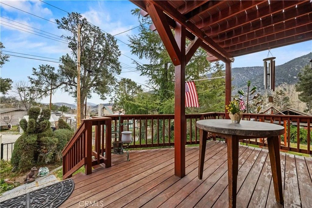 Photo of 921 Piru Way, Frazier Park, CA 93225 (MLS # SR26028859)