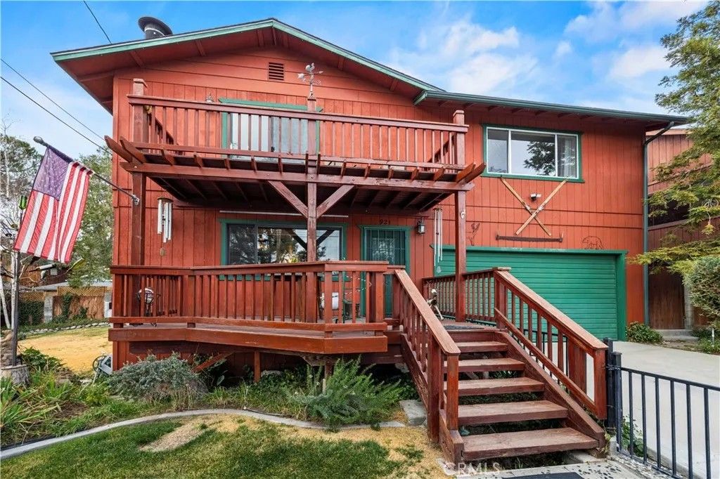 Photo of 921 Piru Way, Frazier Park, CA 93225 (MLS # SR26028859)