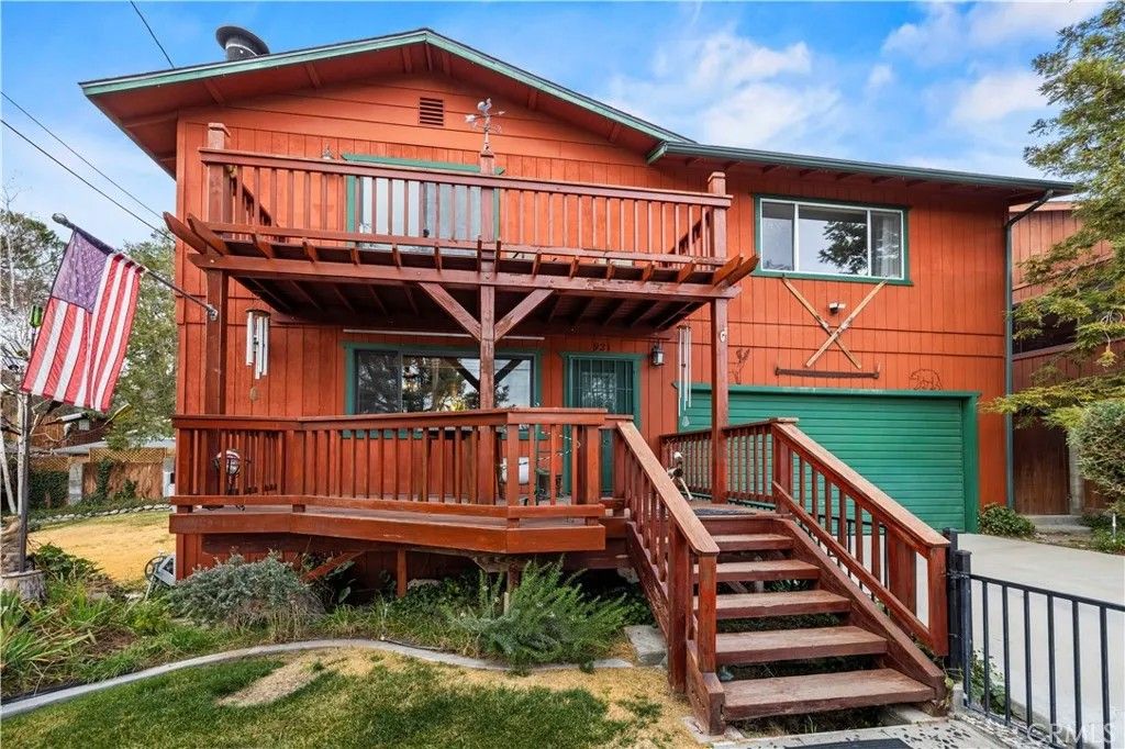 Photo of 921 Piru Way, Frazier Park, CA 93225 (MLS # SR26028859)