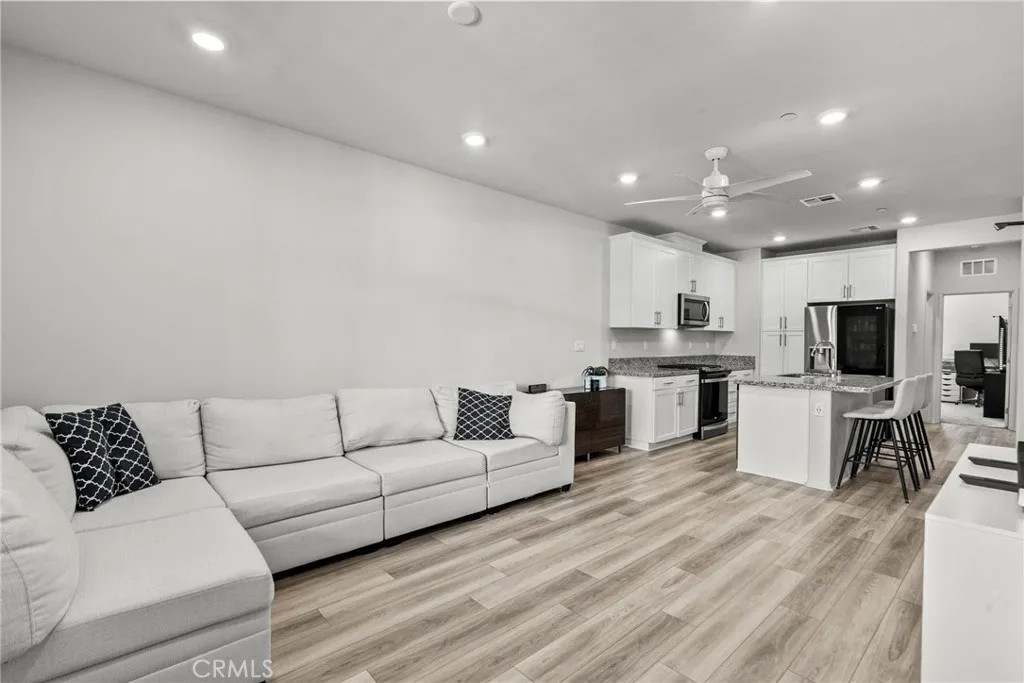 1636 Cayton Loop
