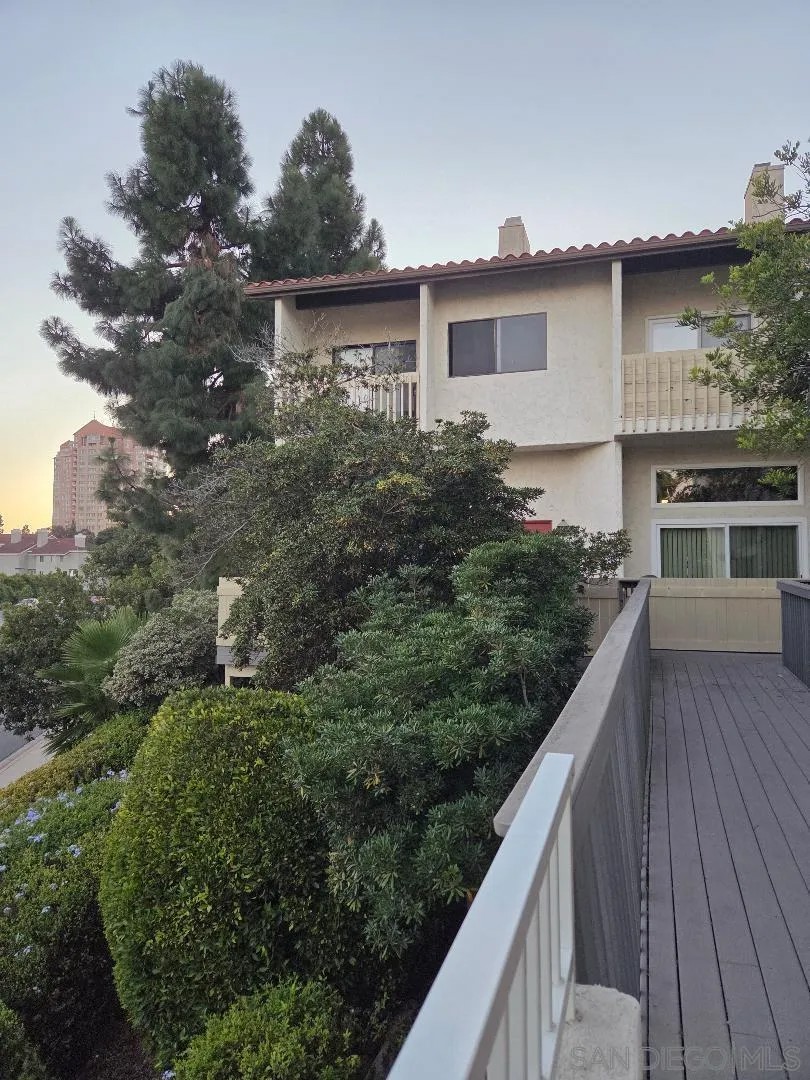 4020 La Jolla Village Drive