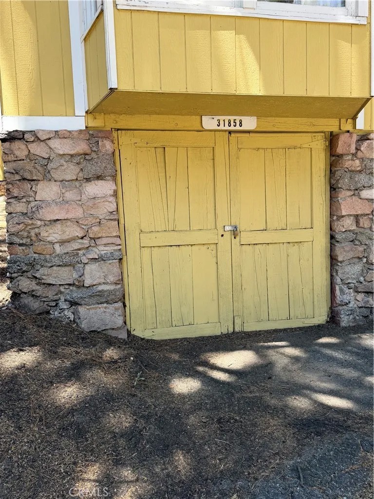 31858 Hollow Way