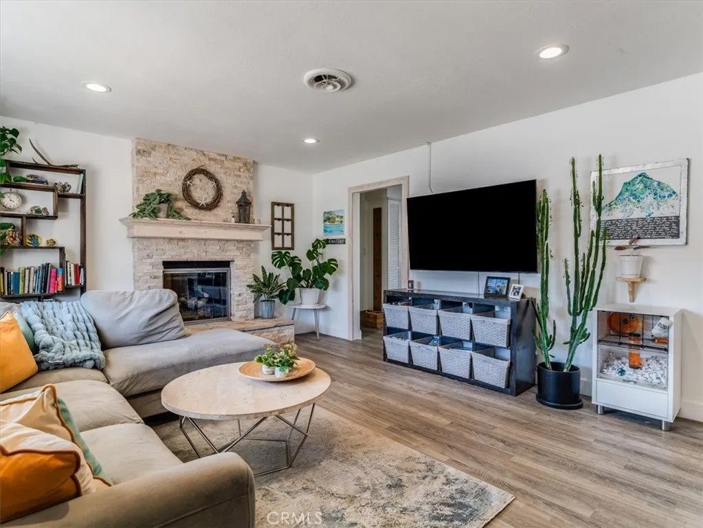 748 Woodland
