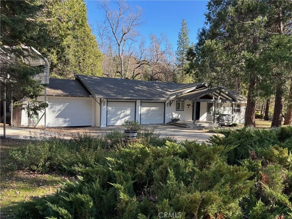 Photo of 2458 Coachman Rd, Mariposa, CA 95338 (MLS # MP25277828)