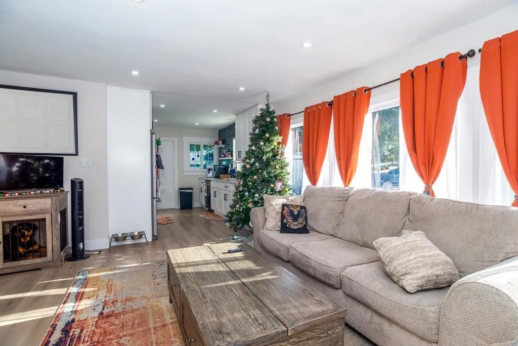 4776 Del Monte Avenue