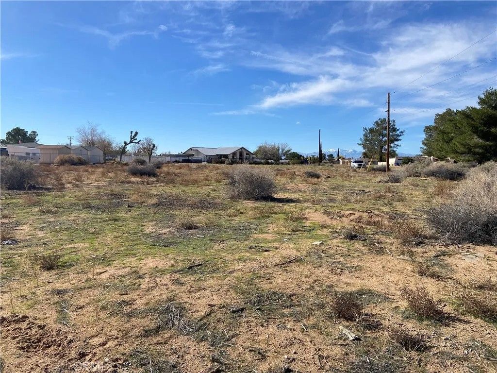 Photo of 0 Rancherias X Jicarilla, Apple Valley, CA 92307 (MLS # CV25267570)