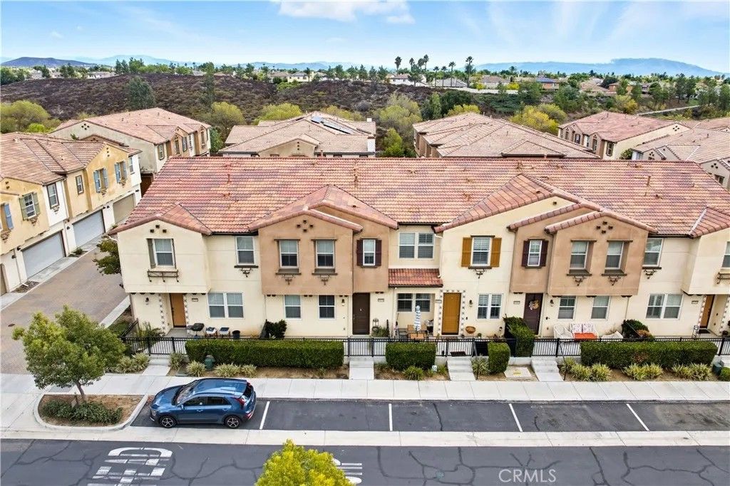 Photo of 40358 Calle Real, Murrieta, CA 92563 (MLS # SW25240147)