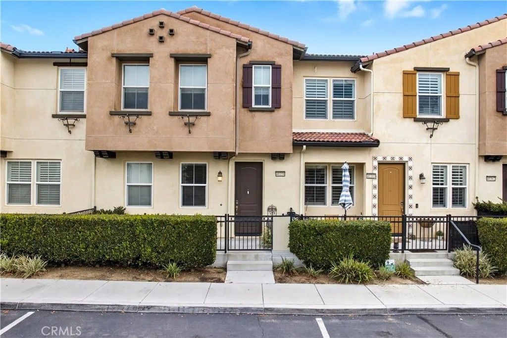 Photo of 40358 Calle Real, Murrieta, CA 92563 (MLS # SW25240147)