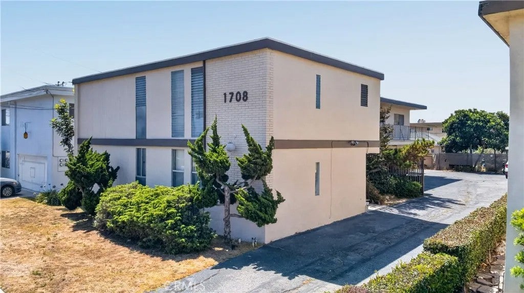 1708 W 158th