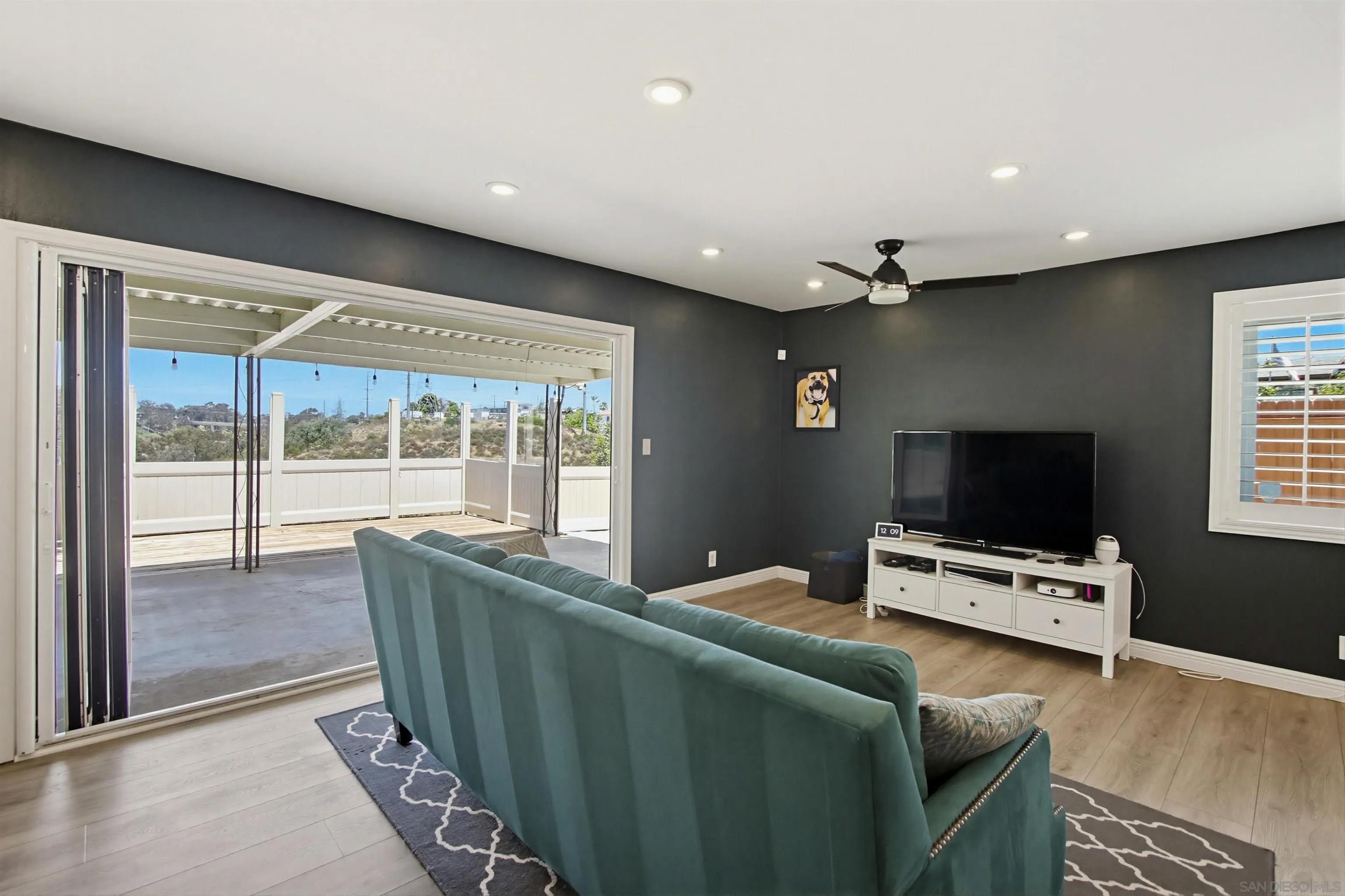 8426 Fireside Ave