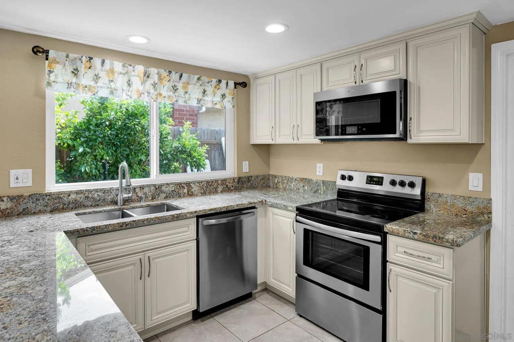 Photo of 853 Hale Ct, El Cajon, CA 92020 (MLS # 260020045)
