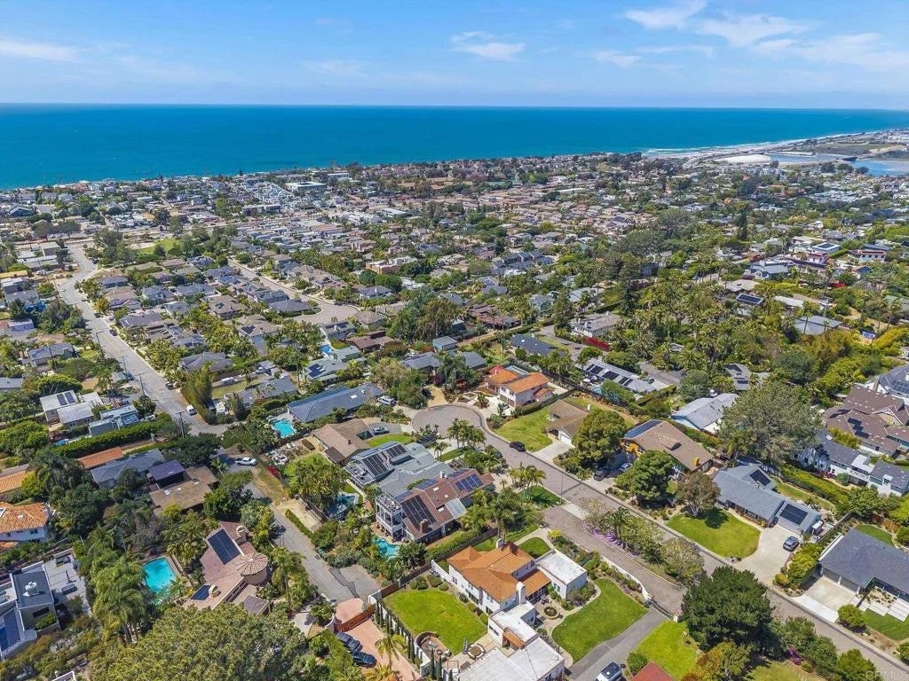 365 Shore View Lane
