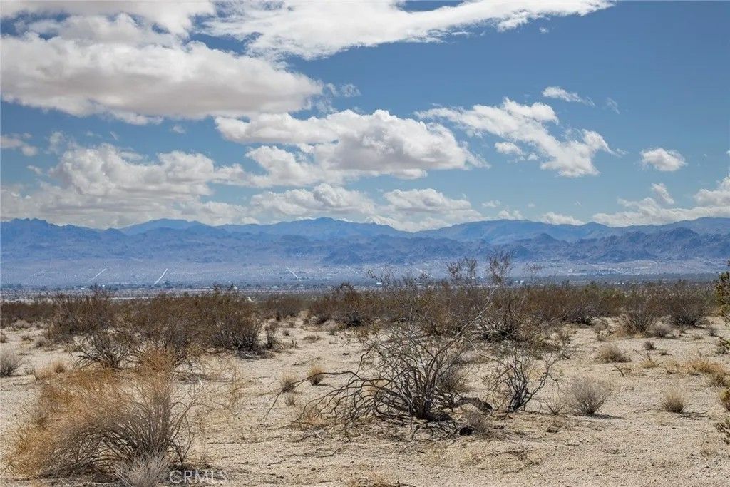 Photo of 7777 La Brisa, Joshua Tree, CA 92252 (MLS # JT26031290)