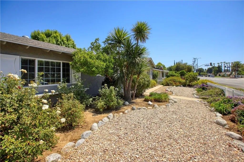 Photo of 7816 Shoup, West Hills, CA 91304 (MLS # SR26007672)