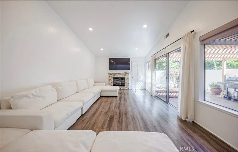 10415 Larwin
