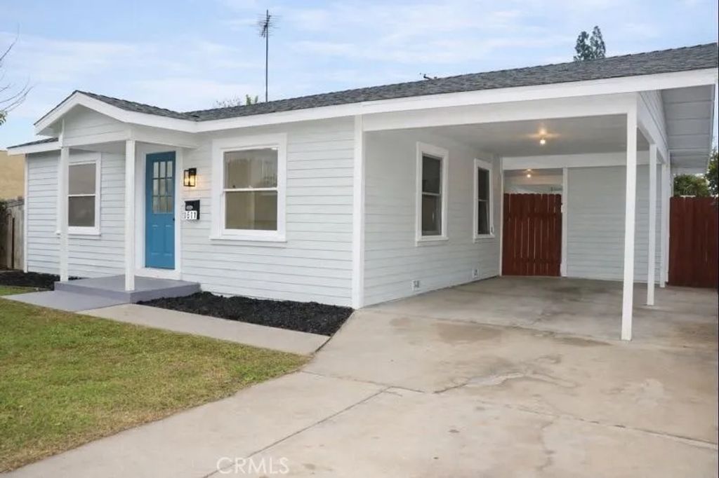 Photo of 1611 Letts Ave, Corcoran, CA 93212 (MLS # DW25278384)