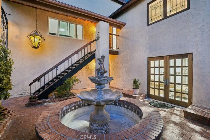 2424 Steed Court