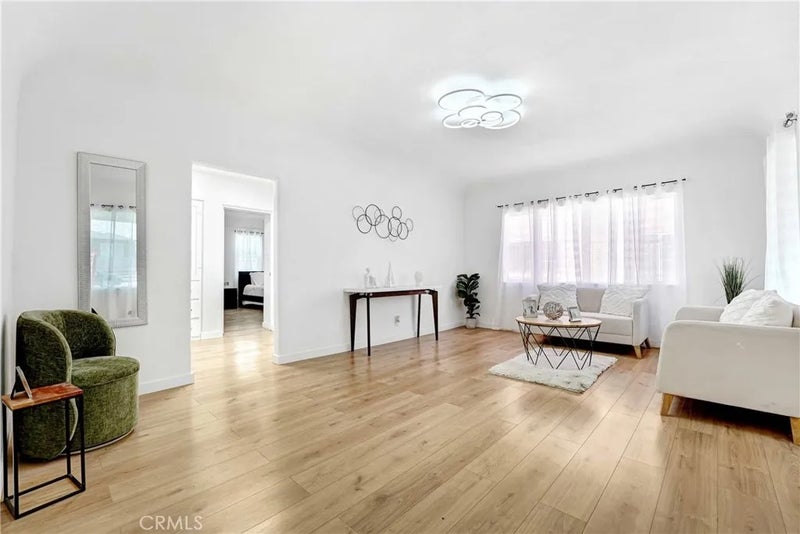 9151 La Salle