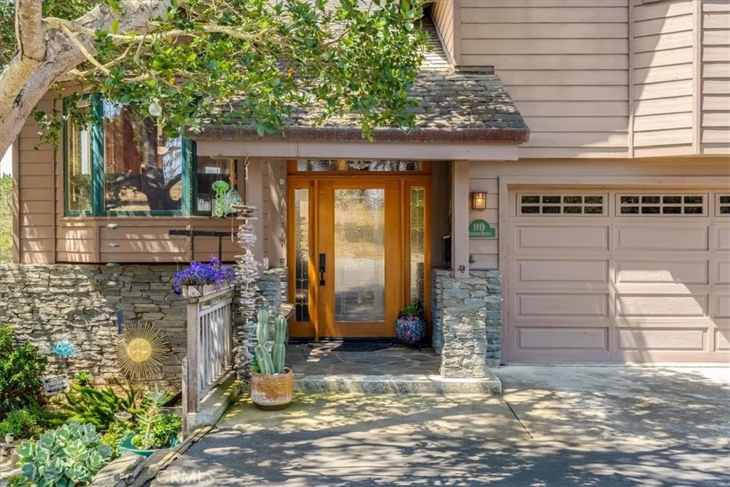 1919 Richard Avenue