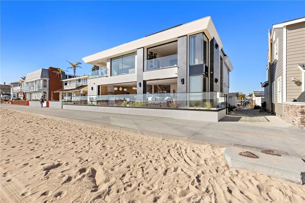 706 W Oceanfront