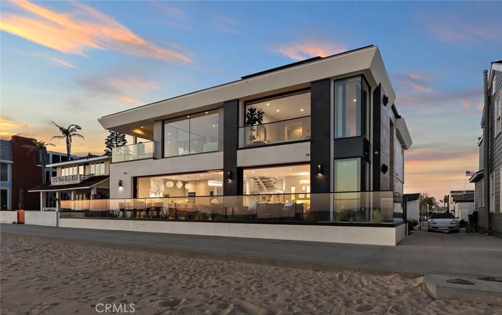 706 W Oceanfront