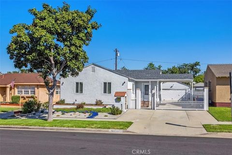 Photo of 1655 W 110th St, Los Angeles, CA 90047 (MLS # OC26059552)