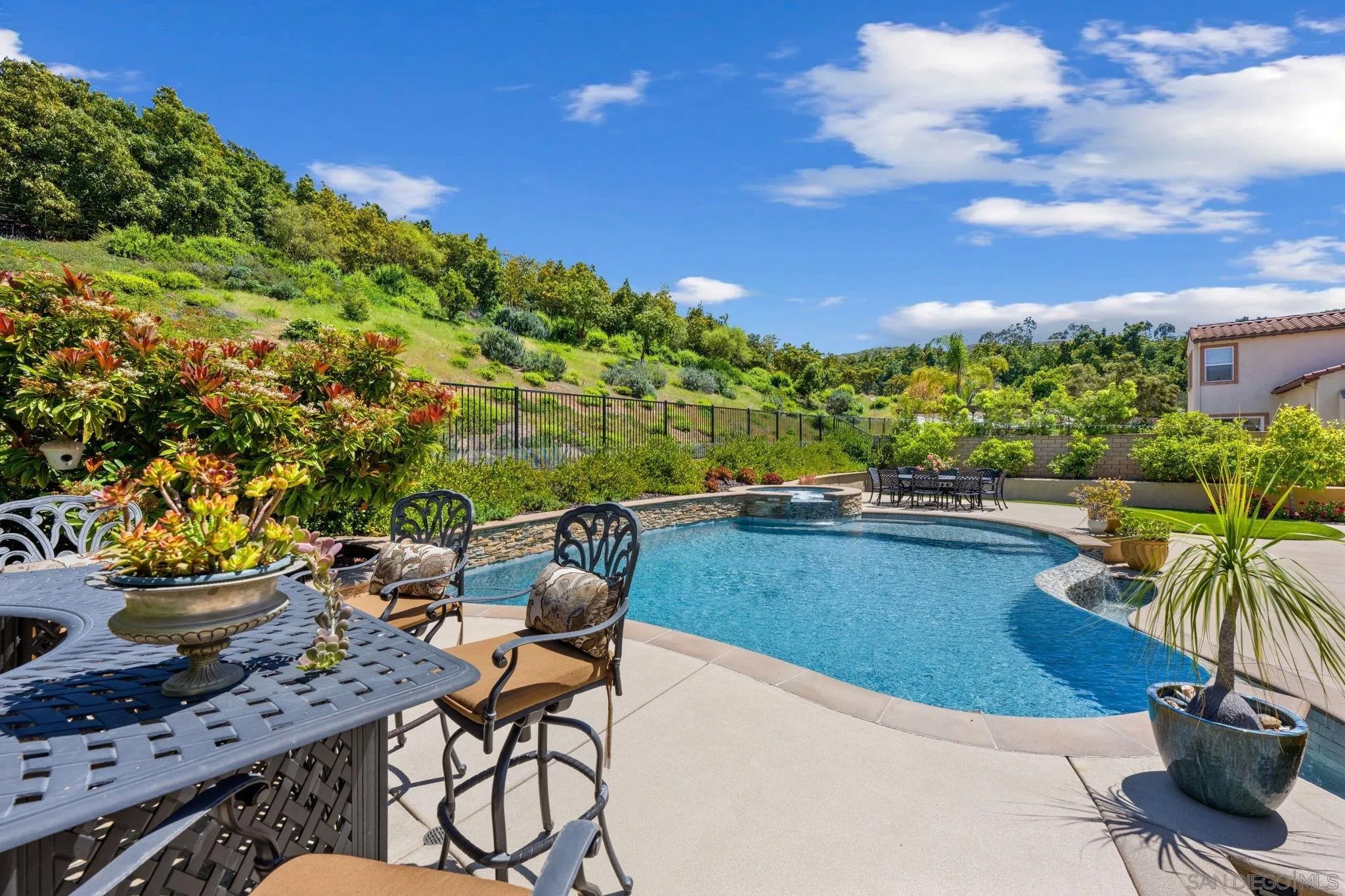 2776 Vistamonte Glen