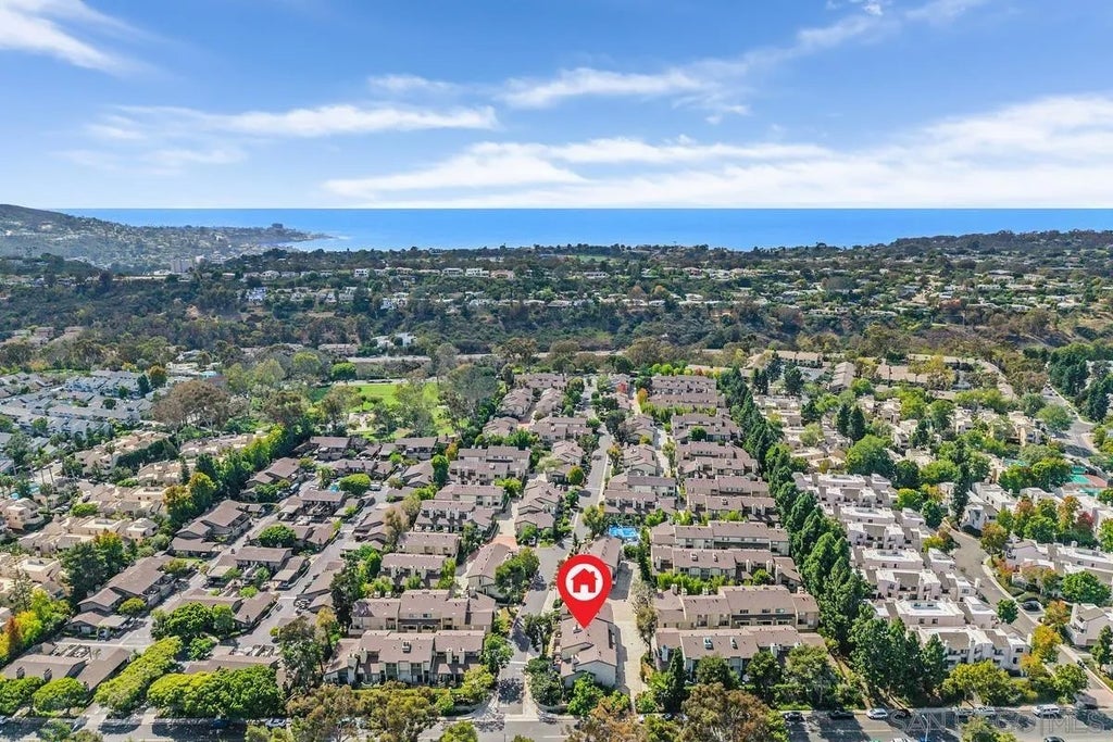 Photo of 3324 Caminito Eastbluff #159, La Jolla, CA 92037 (MLS # 260021046)
