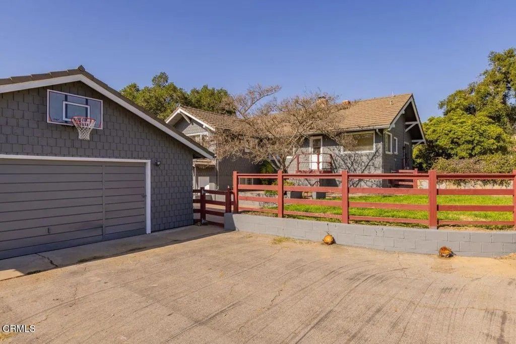 Photo of 609 W Ojai Avenue, Ojai, CA 93023 (MLS # V1-34853)