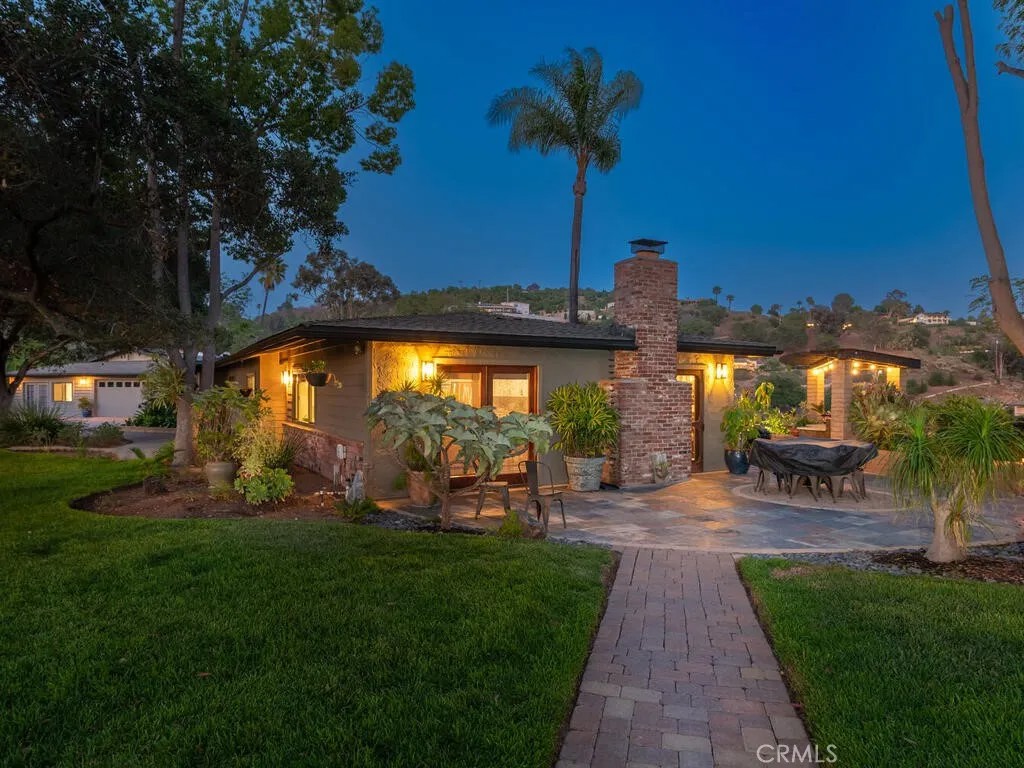 2923 Canonita Drive