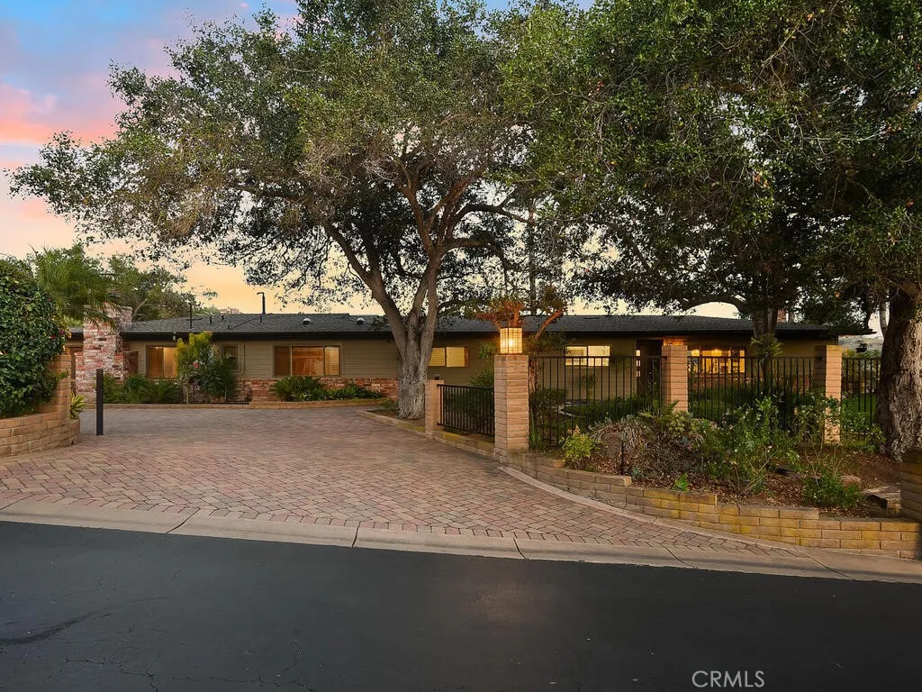 2923 Canonita Drive