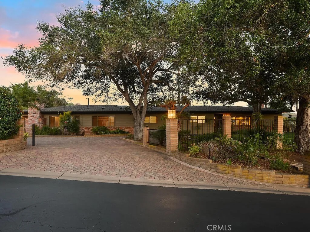 2923 Canonita Drive