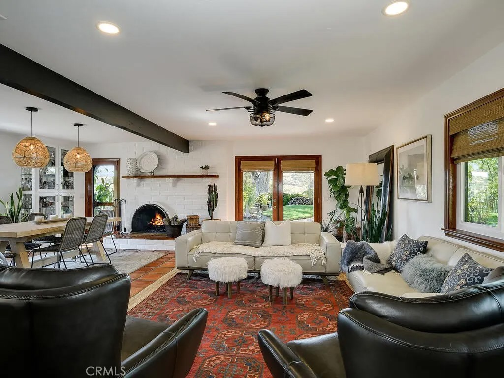 2923 Canonita Drive