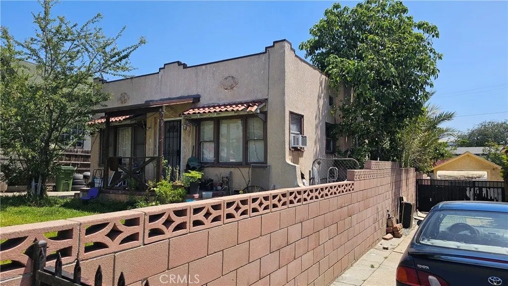 1006 S Concord