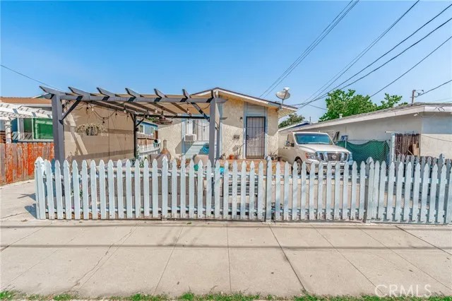 926 W Oliver Street