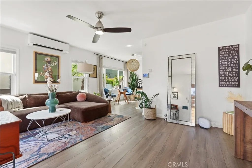 1959 Henderson Avenue