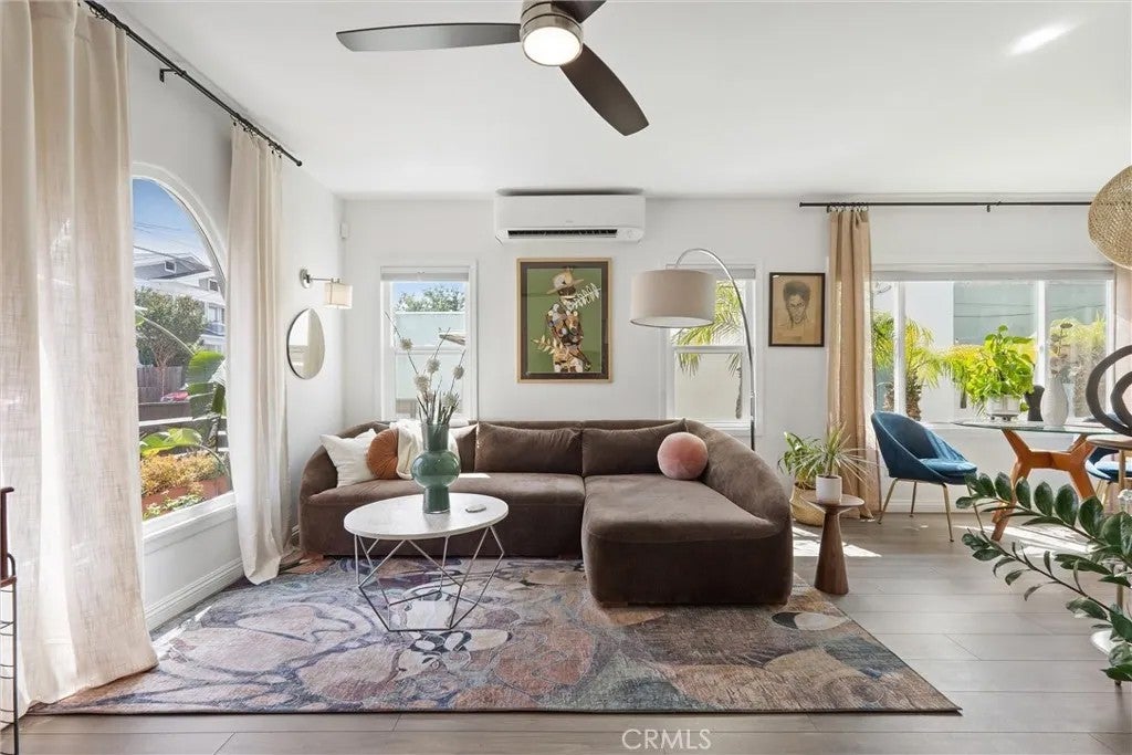 1959 Henderson Avenue