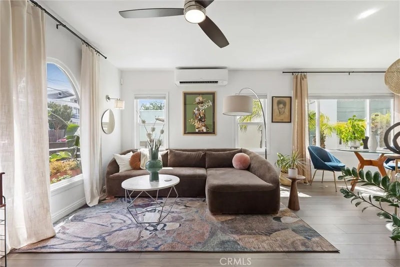1959 Henderson Avenue