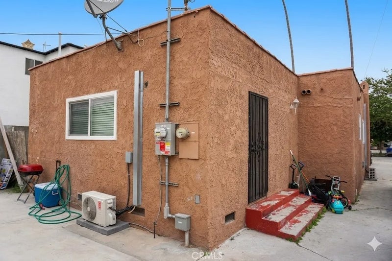 514 W 105th
