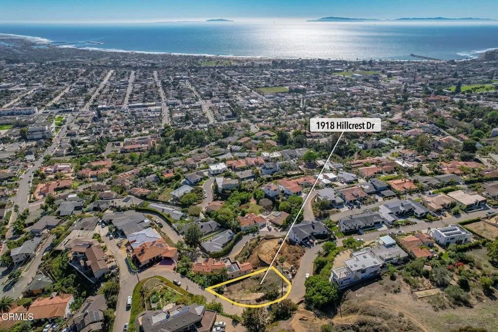 Photo of 1918 Hillcrest Dr, Ventura, CA 93001 (MLS # V1-38085)