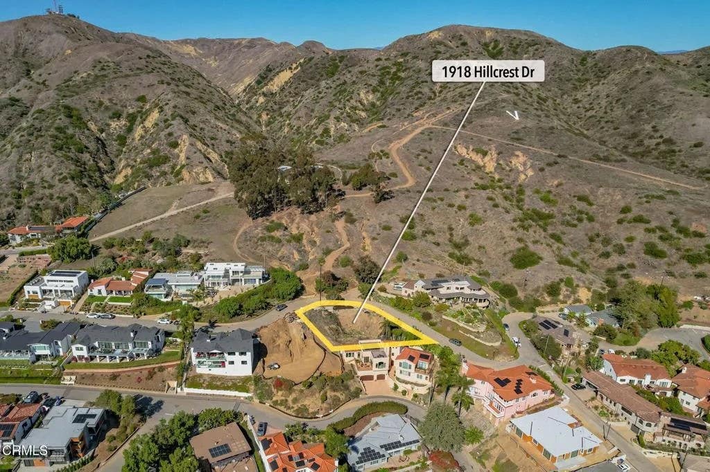 Photo of 1918 Hillcrest Dr, Ventura, CA 93001 (MLS # V1-38085)