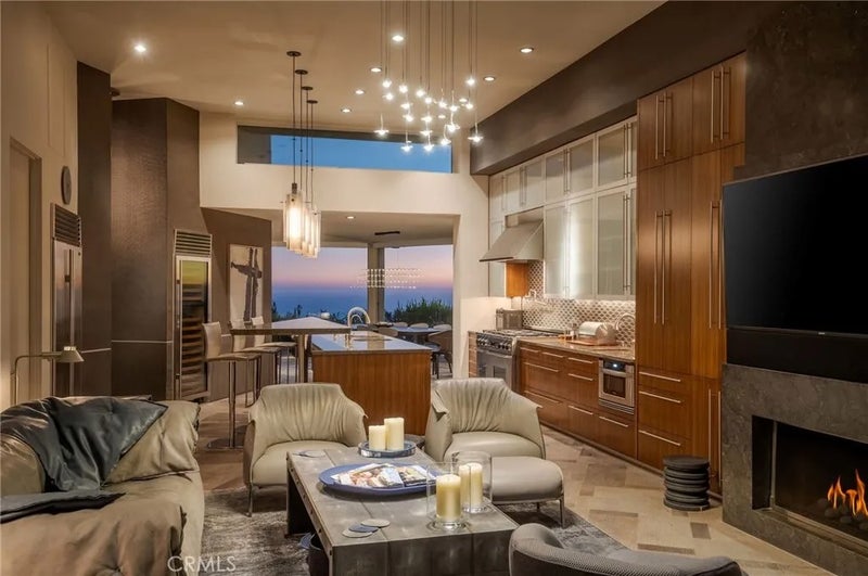 1229 Skyline Drive