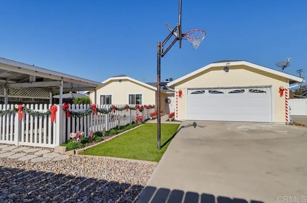 2674 Buena Vista Avenue