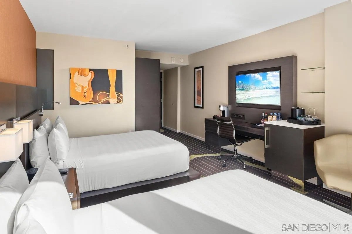 207 5Th Ave 1029