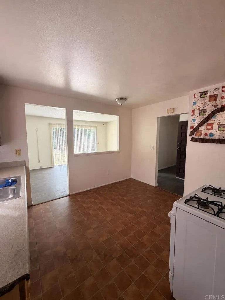 242 Old Oak Dr.