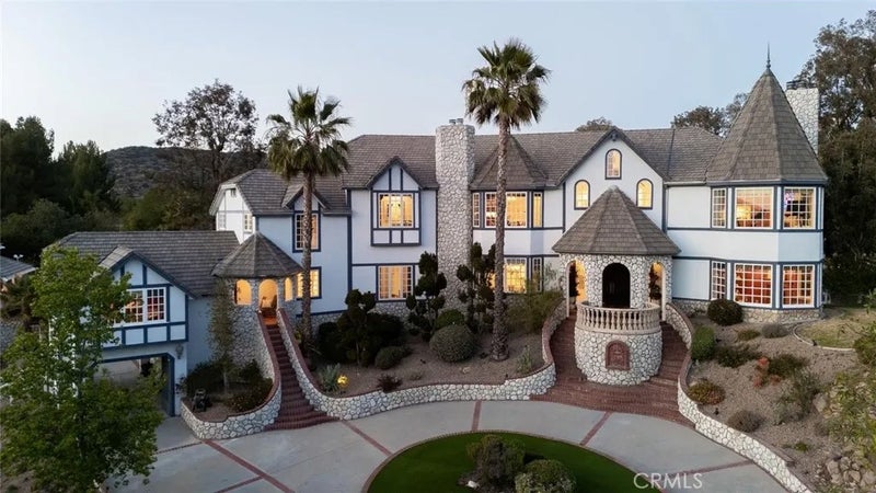 1 Mustang Lane