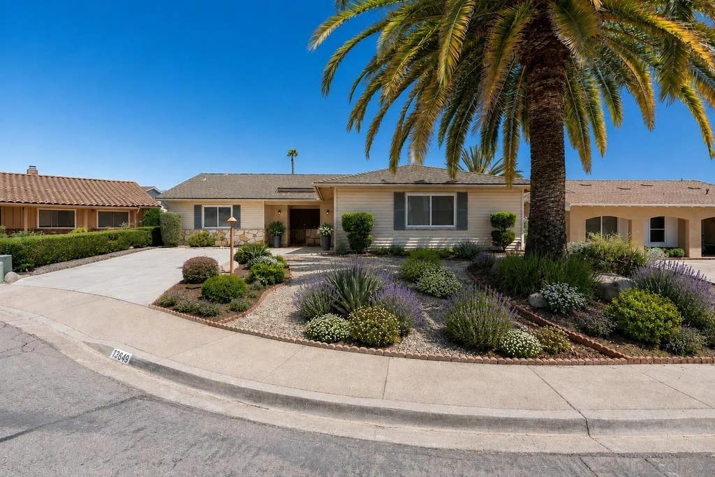 Photo of 16620 San Salvador Ct, San Diego, CA 92128 (MLS # 260015655)